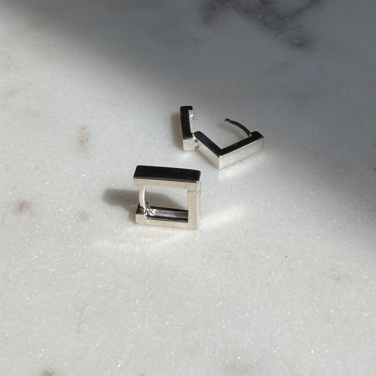 Carrée, Sterling Silver Square Hoops
