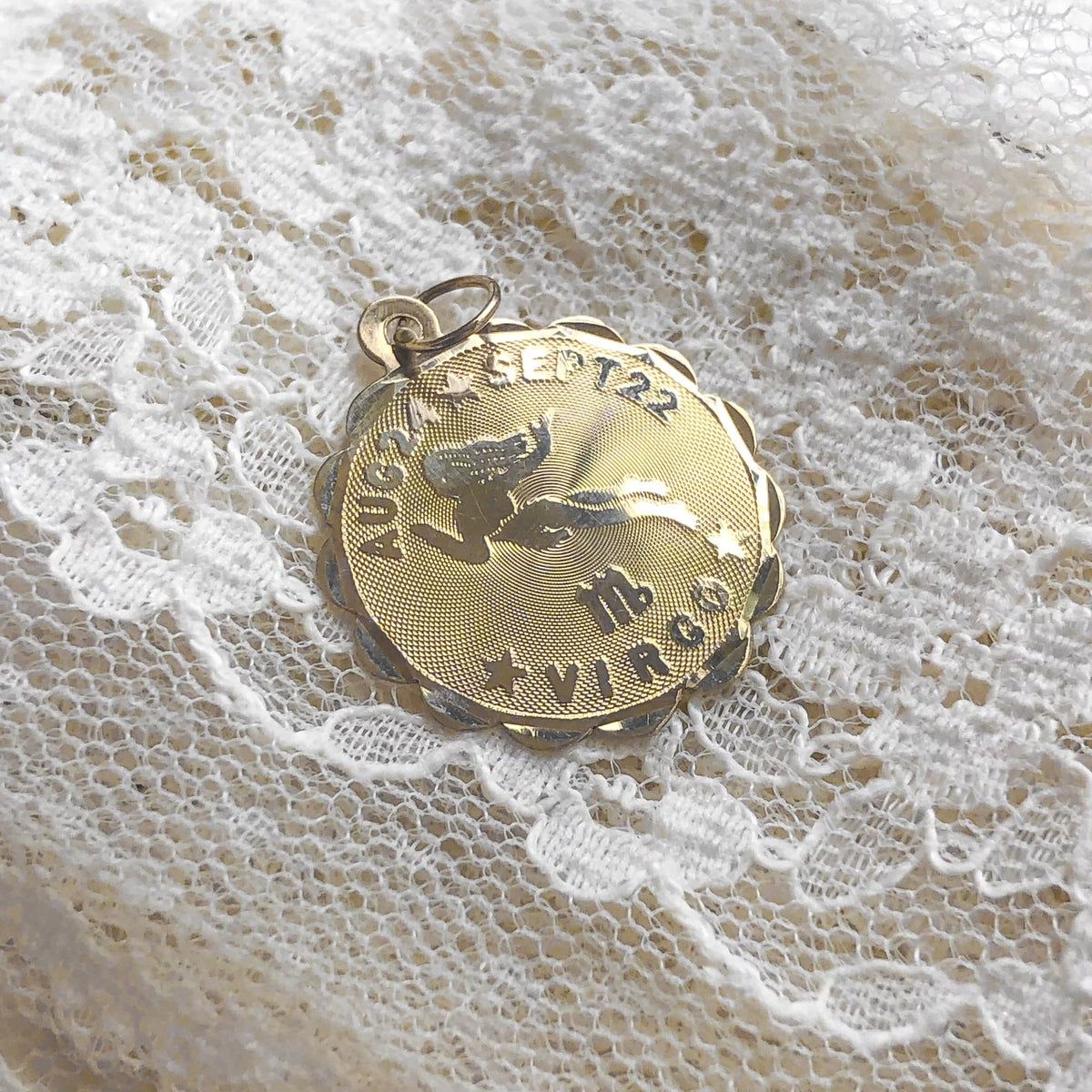 Vintage Scalloped Virgo Disc