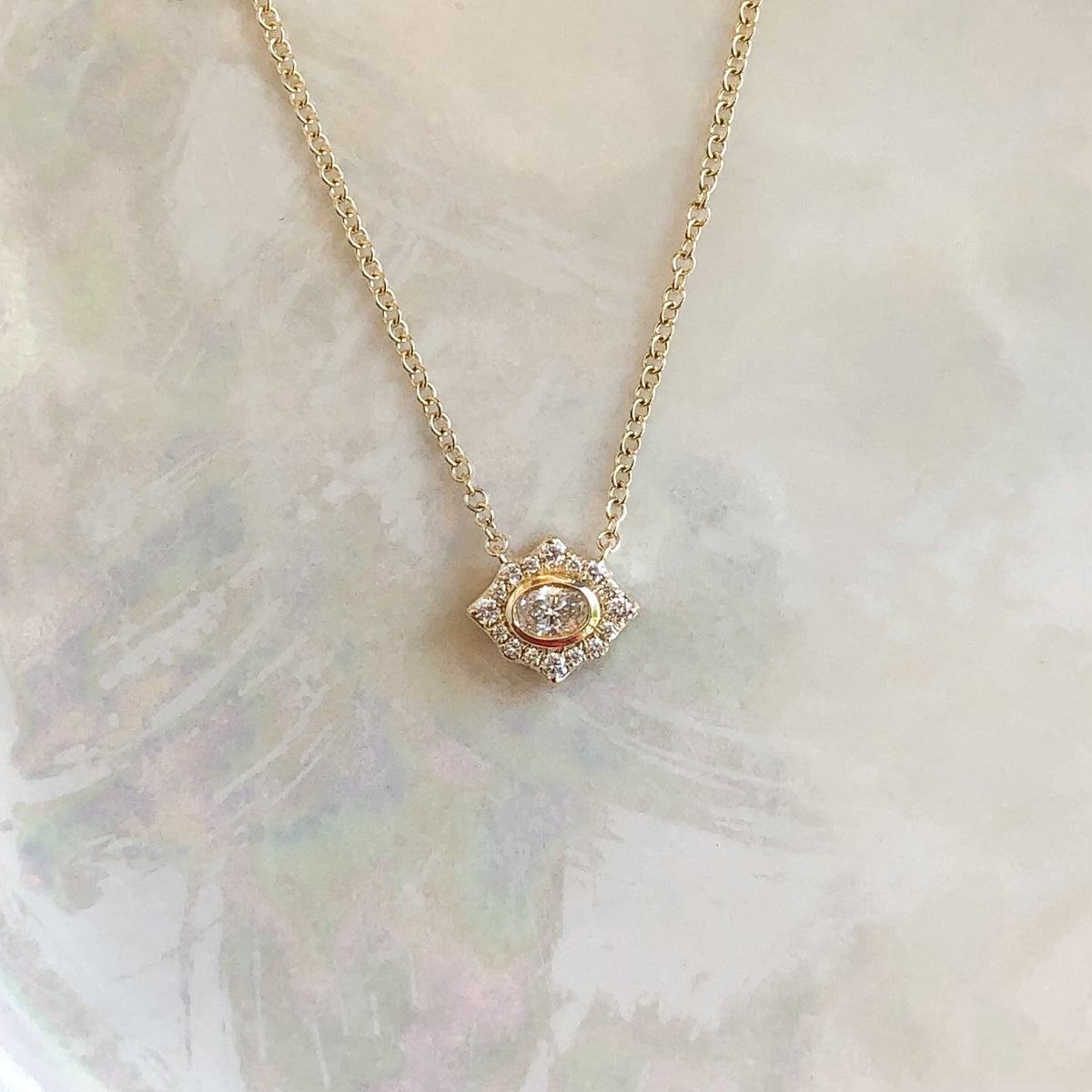 Daphne, Oval Diamond Necklace
