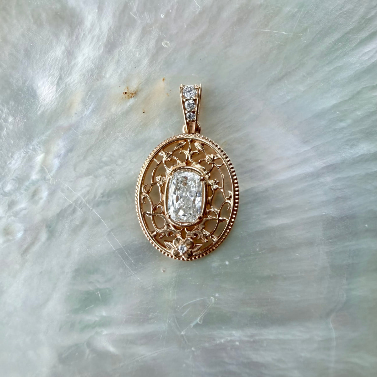 Imperatrix Florae, Lab Grown Diamond Medallion