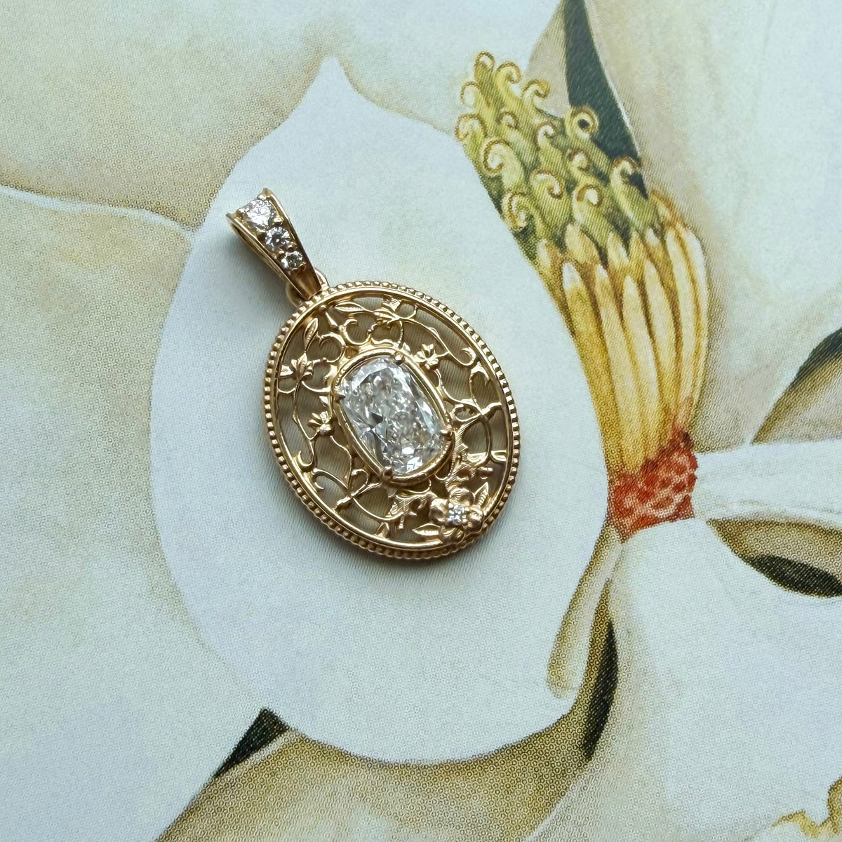 Imperatrix Florae, Lab Grown Diamond Medallion