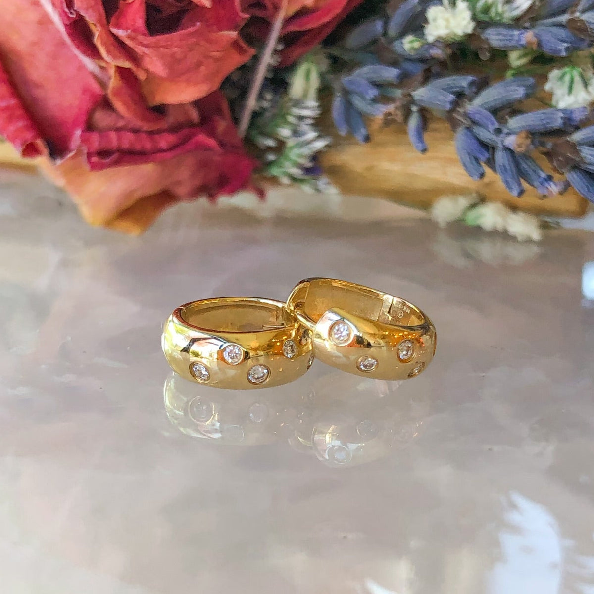 Camila, Chubby Diamond Dot Huggie