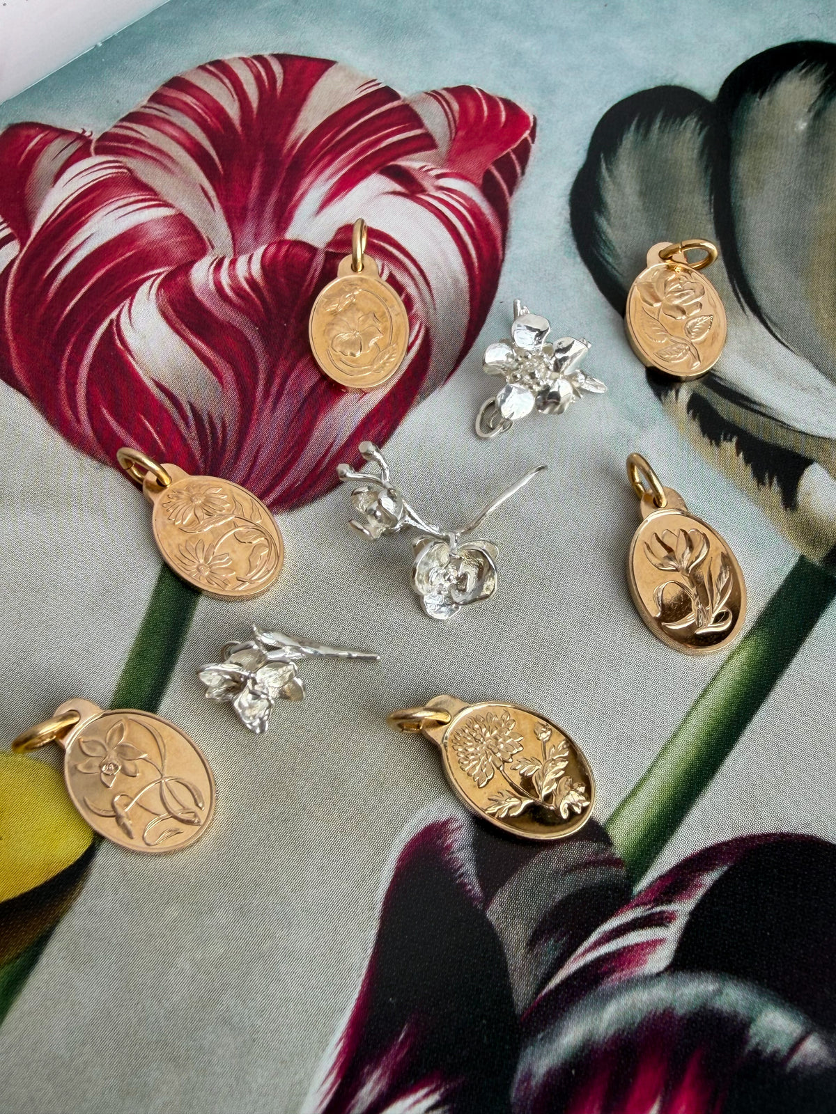Wanderlust, Flower Charm
