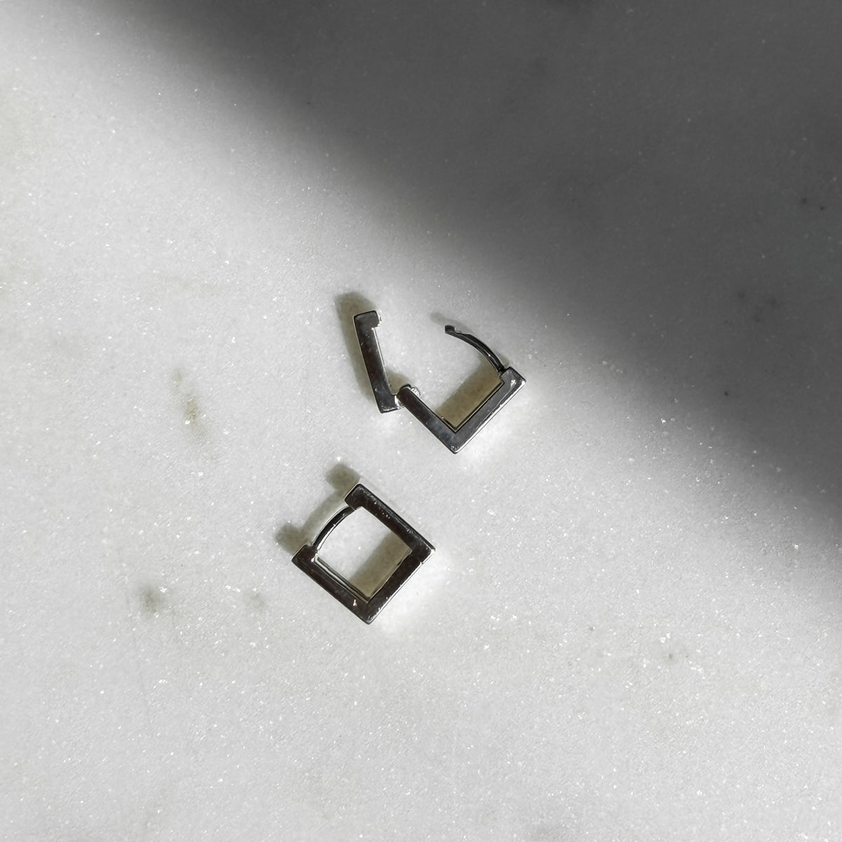 Carrée, Sterling Silver Square Hoops