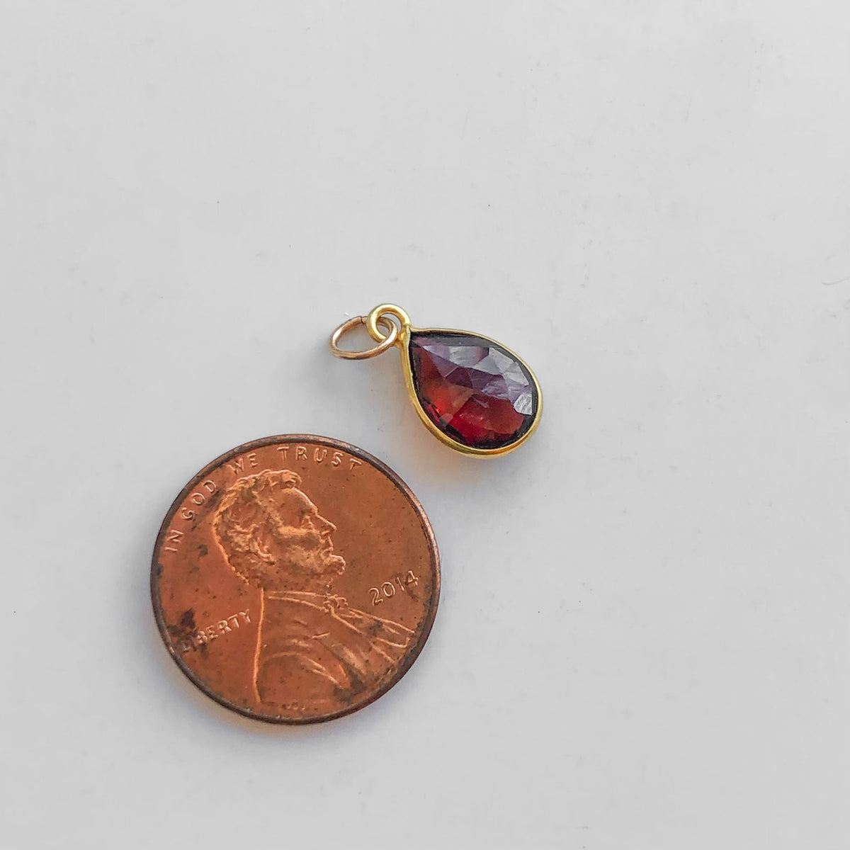 Merlot, 18K Garnet Birthstone Charm (January)