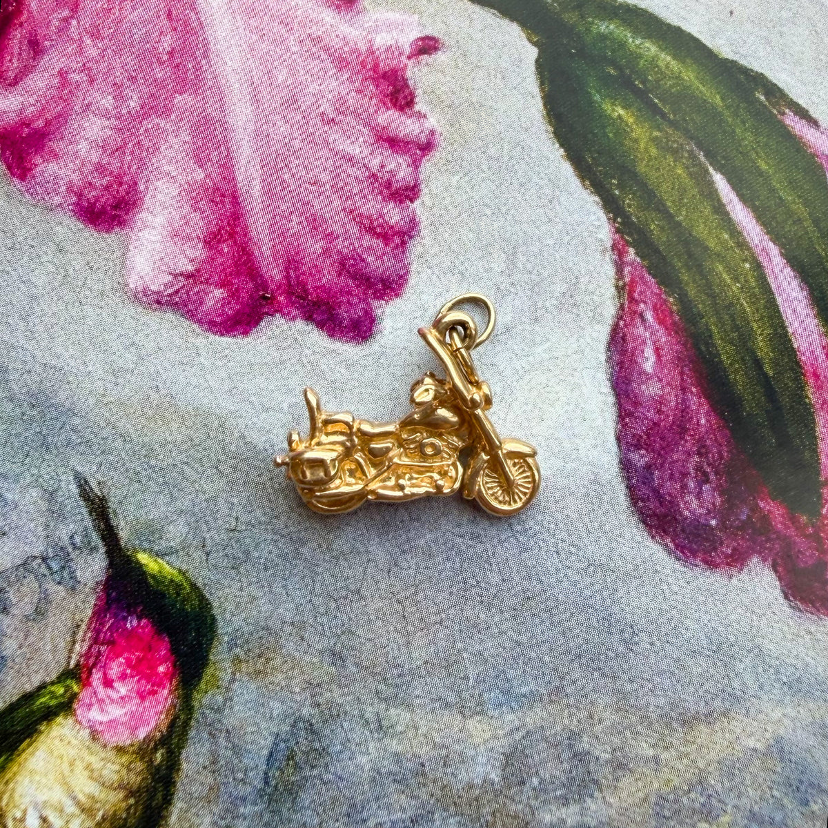 ʻUhane hele, Vintage Motorcycle Charm