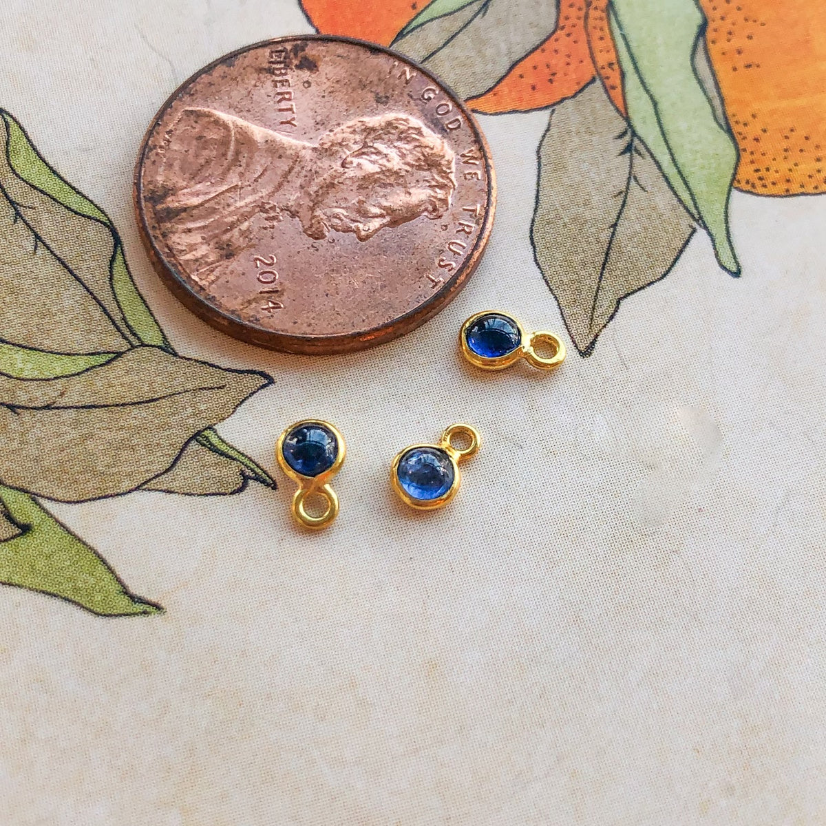 Nocturne, 18k Sapphire Birthstone Charm (September)