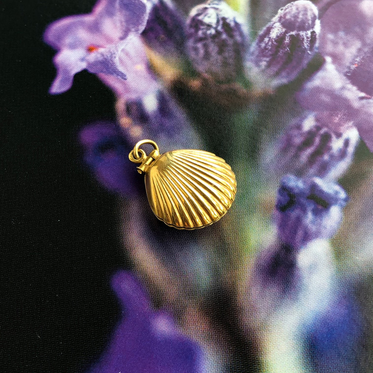 Makai, Vintage Puffy Shell Pearl Charm