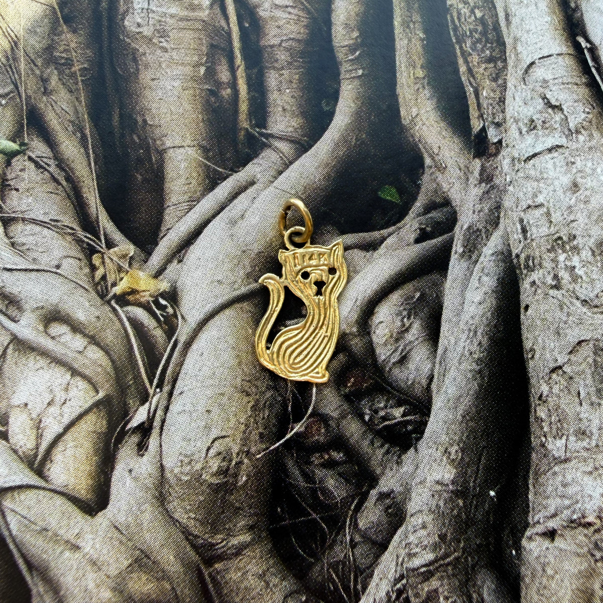 Little Familiar, Vintage Diamond-Cut Cat Charm