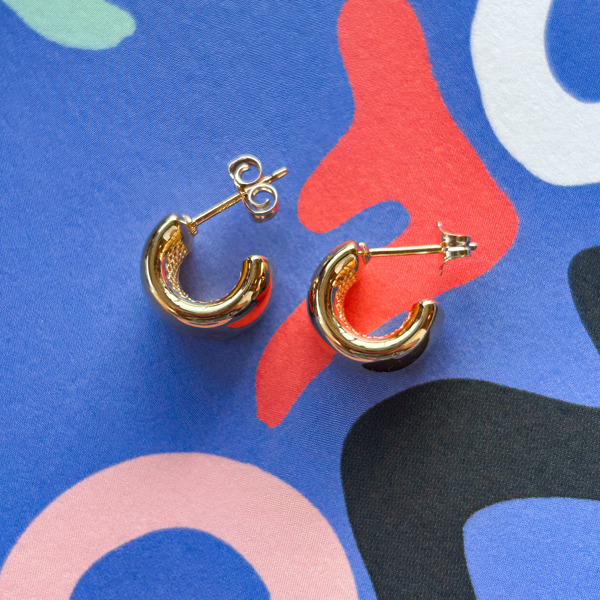 Noa, Polished Huggie Earrings