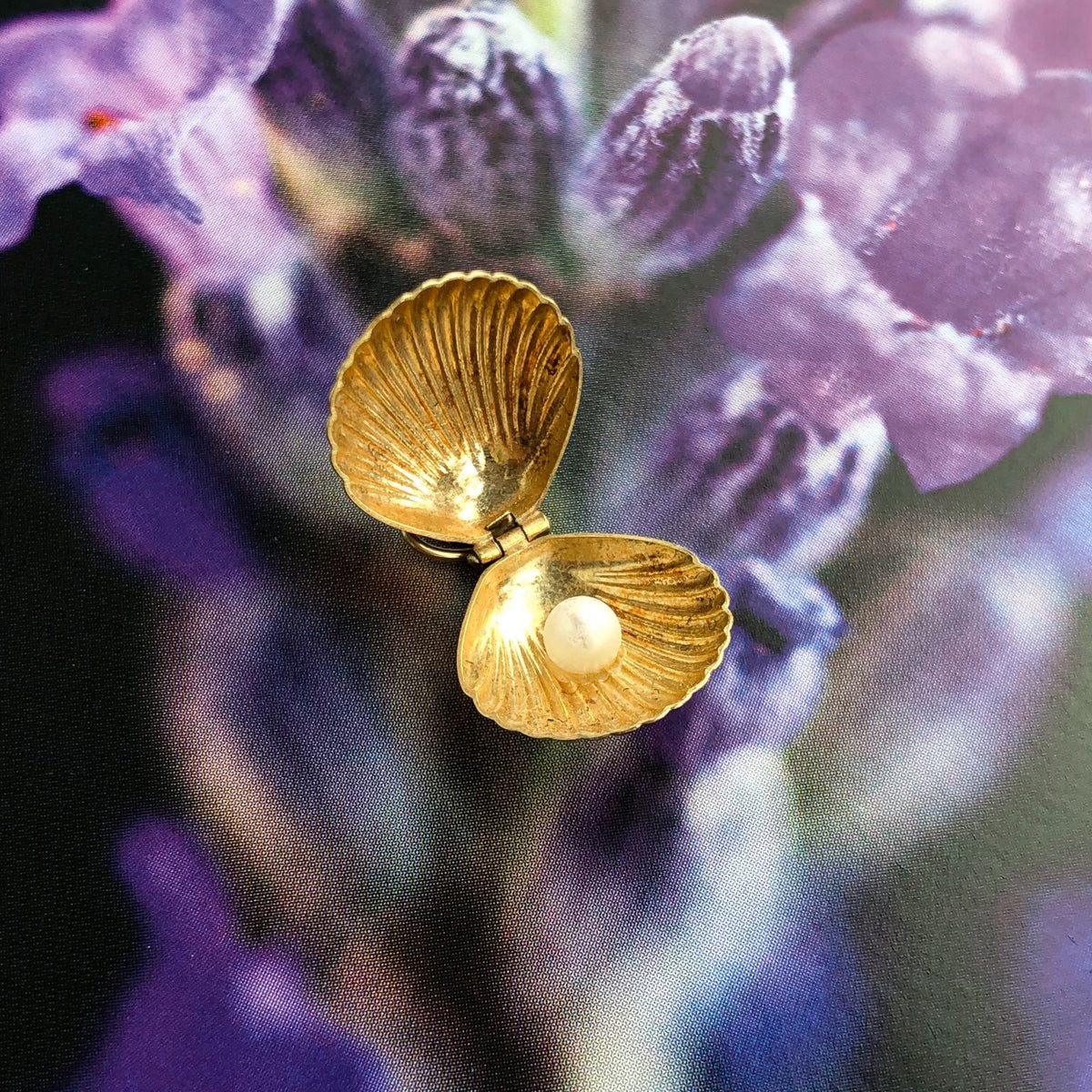 Makai, Vintage Puffy Shell Pearl Charm