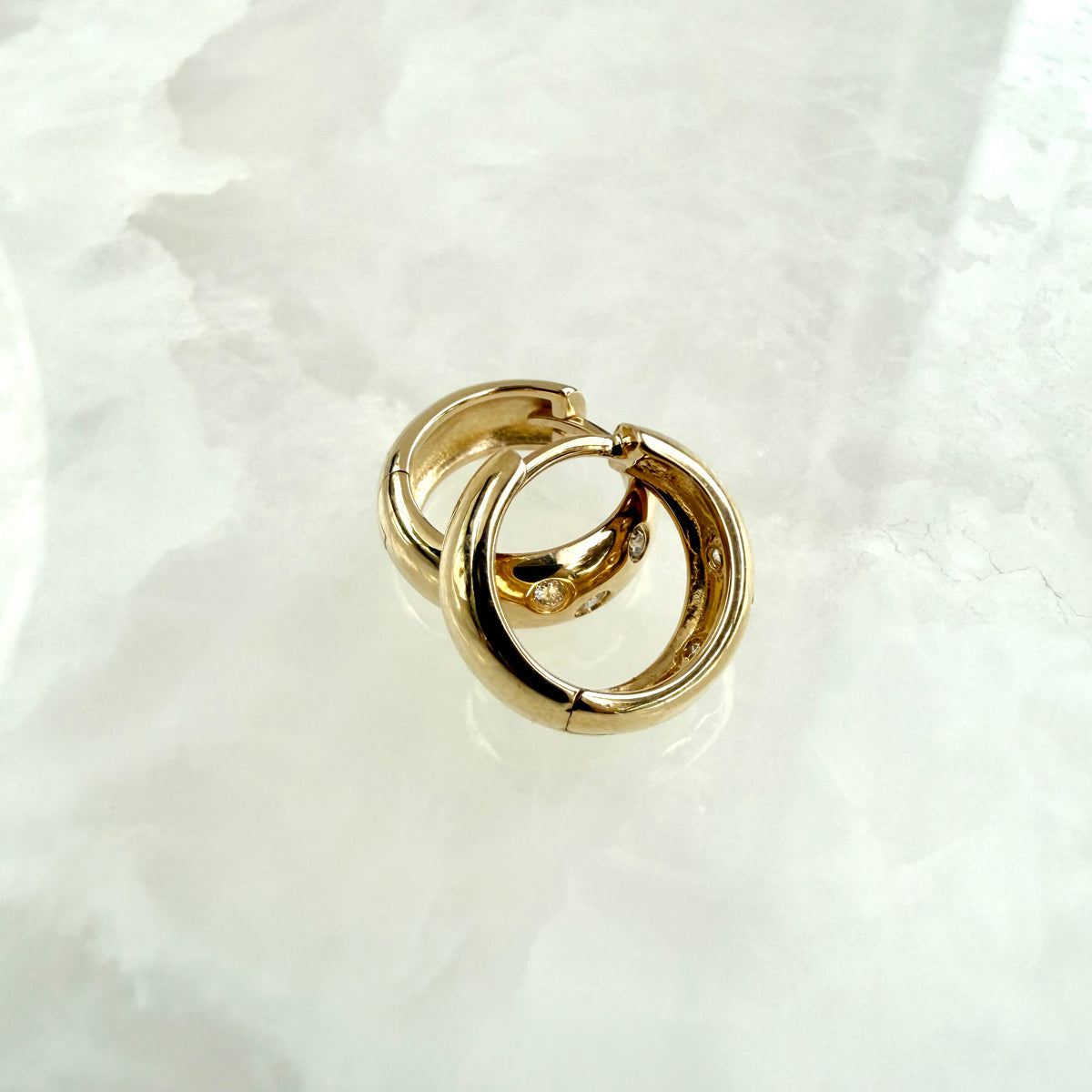 Camila, Chubby Diamond Dot Mini Huggie