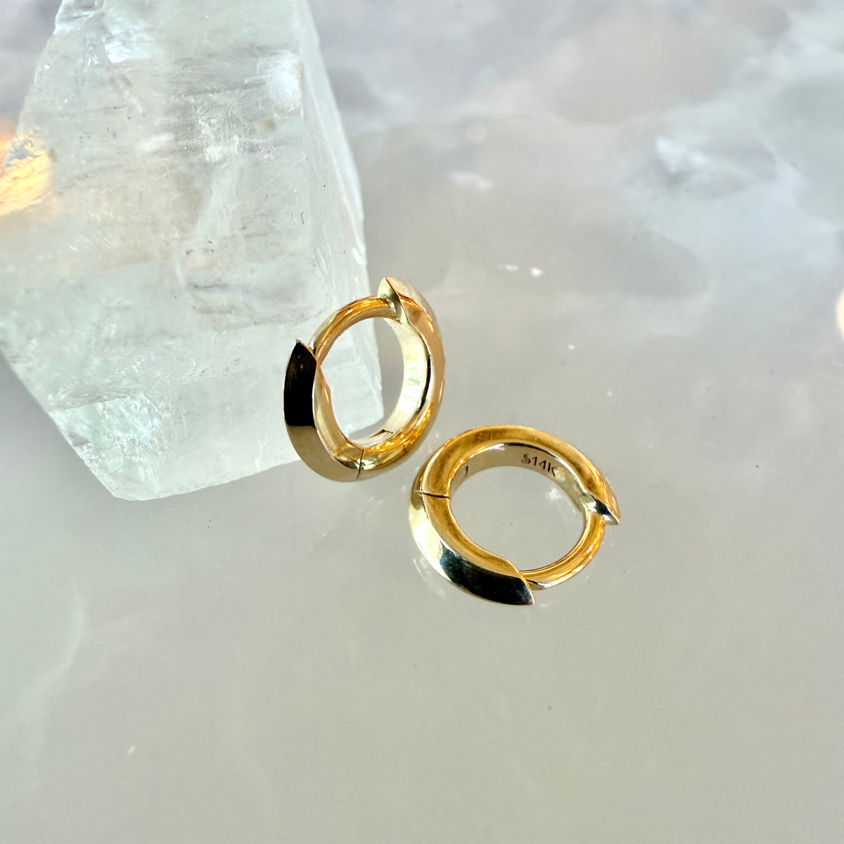 Moxy, Mini Knife Edge Huggie